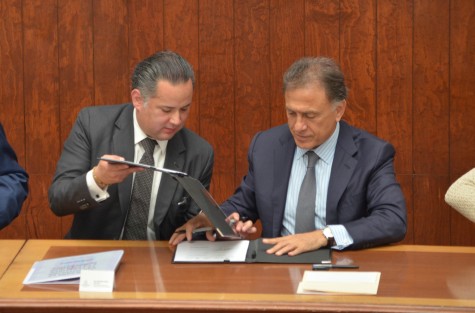 Santiago Nieto Castillo,  titular de la  Fiscalía Especializada para la Atención de Delitos Electorales (Fepade), informó que Veracruz es elestado con más alto índice en delitos electorales, tan solo en los procesos 2014, 2015 y 2016  se libraron 686 órdenes de aprehensión, y se abrieron más de 135 carpetas de investigación por conductas delictivas. 