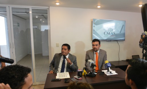 El director de CMAS, Víctor Hugo García Pacheco, y el regidor el regidor 11vo Silem Garcia Peña, anunciaron el calendario de tandeos 2017 para la ciudad de Xalapa; además de pedir a la población en general cuidar el agua, ya que esta época de estiaje será mas severa que en otras ocasiones. 