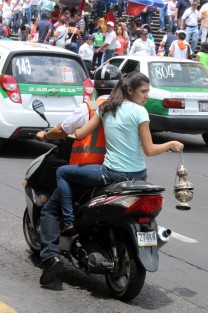 Acólitos motorizados. 