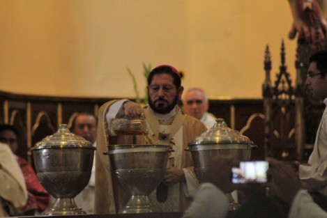 También fueron consagrados los aceites que se utilizan en la administración de los sacramentos a lo largo del año, conocidos como <em>Santos Óleos</em>. 