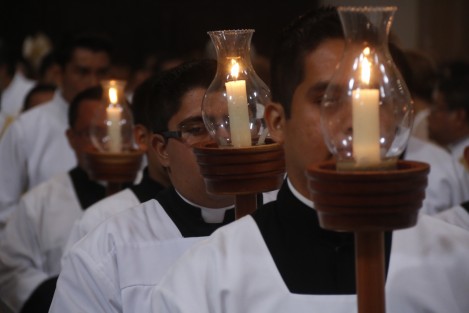 El obispo de la diósecis de Veracruz, Luis Felipe Gallardo Martín del Campo, ofició la Misa Crismal en la catedral de la ciudad de Veracruz como parte del inicio de las actividades religiosas de Semana Santa. 