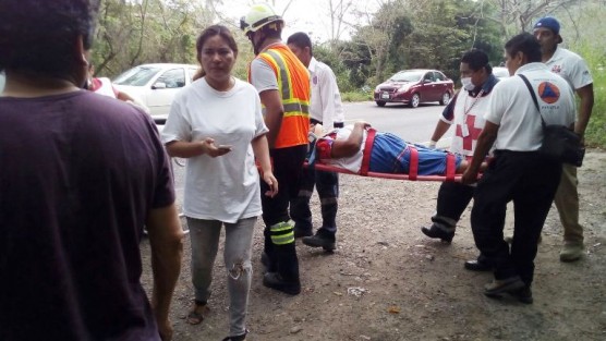 Un aparatoso encontronazo entre dos unidades particulares, dejó varios heridos,provocando intenso tráfico entre Gutiérrez Zamora y Papantla, en el lugar denominado Piedra Azul, entre las comunidades Paso de Barriles y Galeana en este municipio rivereño.