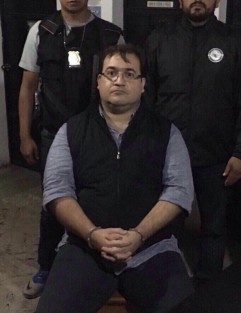 Imágenes  de la detención de Javier DUarte de Ochoa en Guatemala inundan las redes sociales.