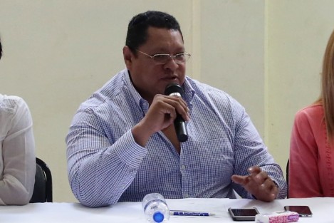 Las 61 representaciones del Gobierno Federal en Veracruz reafirman su respaldo y reconocimiento al trabajo realizado por la Procuraduría General de la República, quien con el apoyo del Gobierno de la República de Guatemala, localizó y aprehendió al ex gobernador de Veracruz, Javier Duarte de Ochoa, afirmó el Delegado de Gobernación, Ángel Isaac Ochoa Pérez. 