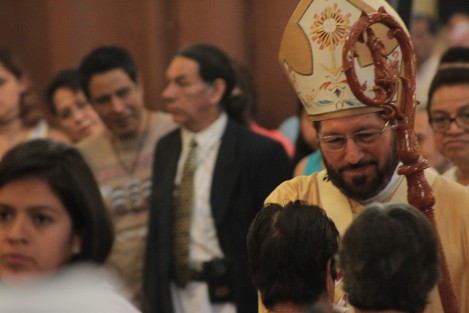 La Pascua de Resurrección es la festividad que da sentido a toda la fe católica, expresó el Arzobispo de Xalapa, Hipólito Reyes Larios, al recordar a los feligreses que con la resurreción de Jesús se salvó a todos les creyentes. Dichosos quienes vieron y creyeron, pero más quienes creen sin ver, dijo. 