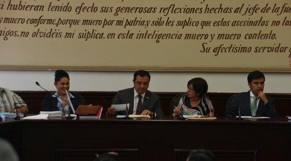 El alcalde Américo Zúñiga Martínez dijo que la detención del exgobernador Javier Duarte de Ochoa, es un acto de justicia;<em>Creemos que de recuperarse los recursos presuntamente sustraídos, no tan solo por una persona, sino por todos los que pudieron haber cometido estos ilícitos, debe de considerarse a los municipios como objeto de devolución de recursos</em>.
