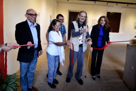 Carlos Converso presentó la obra El ensayo de un titiritero. 
