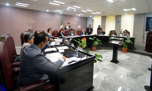 Durante la sesión del Congreso de Veracruz de este martes, se  validó la solicitud de licenca del diputado independiente Gerardo Buganza Salmerón por 42 días, por lo que se  llamará a su suplente, José Luis Enríquez Ambell.  