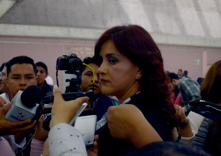 La diputada local Dulce María García López, pide a la Fiscalía del Estado se agilicen las investigaciones contra exfunconarios duartistas, en específico los legisladores locales, Juan Manuel del Castillo y Vicente Benítez. Asimismo acusó complicidad entre el exgobernador Javier Duarte y la PGR, al no haberse actuado contra Karime Macías al dejársele libre. 