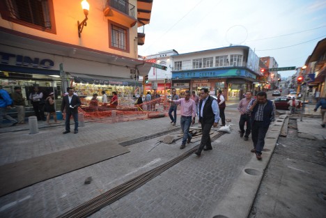 Supervisa Américo Zúñiga trabajos en Primo Verdad. 