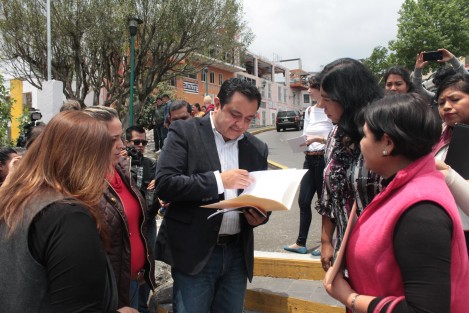 El alcalde de  Xalapa, Américo Zúñiga, sugirió que a través de un fideicomiso de fondos recuperados se pudiera manejar y etiquetar adecuadamente los fondos inacutados por las autoridades federales por malos manejos de funcionarios  e inclusos de la delincuencia organizada. 