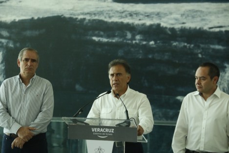 El goberador del estado informó en rueda de prensa que se generarán más de 6 mil empleos en las obras de mantenimiento y conservación de carreteras.  