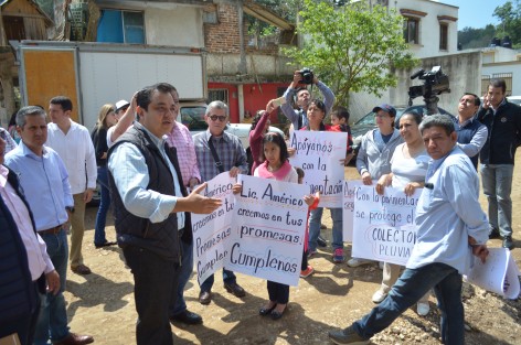 El Alcalde de Xalapa, Américo Zúñiga,  acudió este día a la calle Montes de Xalapa, a la inauguración de la primera etapa del Colector pluvial, el cual traerá un beneficio para más de 5 mil habitantes y evitará inundaciones en la zona.