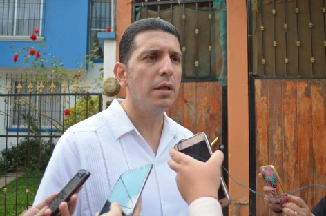 El director del DIF Municipal Xalapa, Adolfo Toss, dijo que migrantes están prolongando su estancia en su paso por Xalapa, debido a que les es redituable el solicitar dinero en autobuses y cruceros. Algunos ocupan hasta por meses el albergue del DIF mientras esperan ser repatriados por las autoridades de migración. 