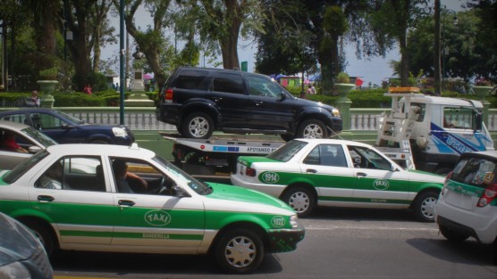 En el centro de Xalapa se vieron operativos viales para recardar más multas... si los encuentran mal estacionados. 