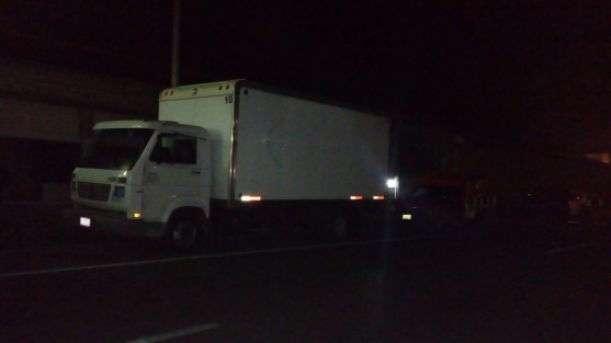 Este sábado fueron asegurados dos vehículos localizados en la colonia Vicente Guerrero, en Río Blanco, por oficiales de la Policía Estatal de la Delegación Nogales, en coordinación con elementos de la Secretaria de la Defensa Nacional (SEDENA), ya que se encontraban mal estacionados y ambos  contaban con  reporte de robo. 