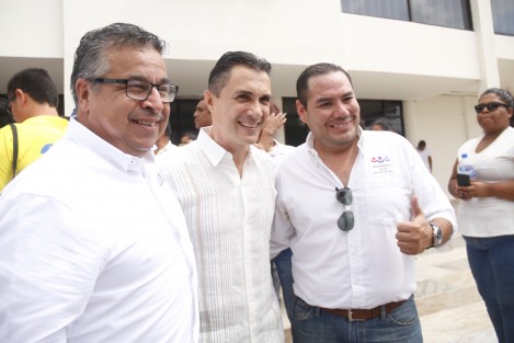  Adolfo Ríos García, ex integrante de los Tiburones Rojos y actualmente dirigente estatal del PES en Querétaro, asistió como invitado especial.