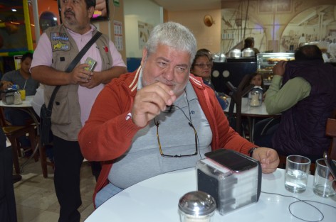 Lo ocurrido con Eva Cadena es una excelente oportunidad para demostrar que MORENA no es igual al resto de los partidos. He solicitado a Honor y Justicia Nacional que tome cartas en el asunto y actúe en consecuencia, expresó el dirigente estatal de MORENA, Manuel Huerta, acerca de la entrega a la candidata por Las Choapas de medio mdp, difundido en un video. La candidatura debe ser retirada,  agregó. Por otra parte, Eva Cadena informó que declinaba a su candidatura. 