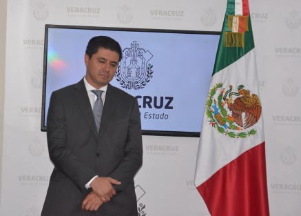 ¡Ah! y el secretario de Gobierno también estuvo presente en la conferencia  de prensa.