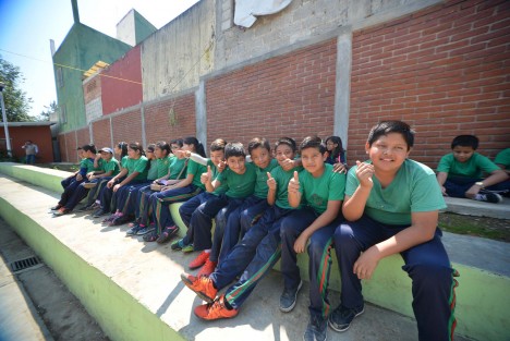 El alcalde de Xalapa, Américo Zúñiga Martínez, inauguró la barda perimetral de la Primaria Libertad Hernández Landa, en la colonia Bugambilias del Sumidero, obra que requirió una inversión de más de 529 mil pesos provenientes del Fondo para el Fortalecimiento de los Estados y los Municipios (Fortalece). 