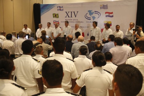 El gobernador de Veracruz, Miguel Ángel Yunes Linares, acudió a la XIV Reunión Anual de la Asamblea General Ordinaria de CIANAM, celebrada en Boca del Río. El director general de puertos, Guillermo Ruiz de Teresa, acompañó al mandatario estatal. 