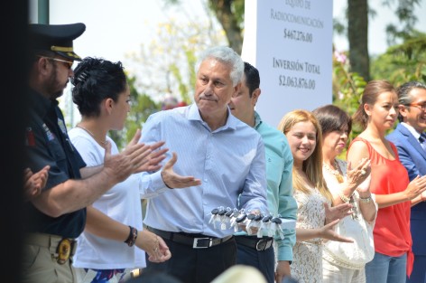 El Secretario de Seguridad Pública, Jaime Téllez Marie y el Alcalde de Xalapa, Américo Zúñiga acudieron a la entrega de patrullas y equipo para Tránsito y seguridad vial, el cual fue adquirido gracias a lo recaudado en multas. 