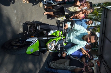 El Secretario de Seguridad Pública, Jaime Téllez Marie y el Alcalde de Xalapa, Américo Zúñiga acudieron a la entrega de patrullas y equipo para Tránsito y seguridad vial, el cual fue adquirido gracias a lo recaudado en multas.