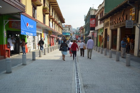 Américo Zúñiga se dijo contento por estas obras que están haciendo al centro más caminable,  más seguro, que elevan la vista que presenta Xalapa, para lo cual pide la comprensión de los ciudadanos mientras se realizan las obras.