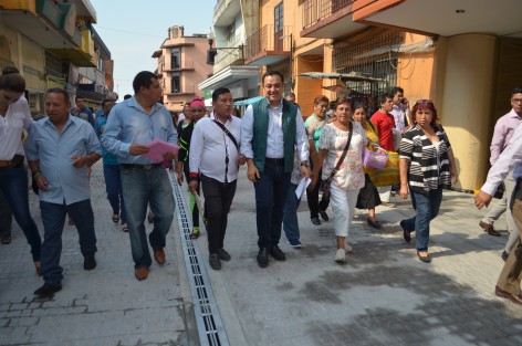 Autoridades municipales inauguraron la rehabilitación de la calle Primo  Verdad, en el centro histórico de Xalapa, misma que se realizó con una inversión de 2.7 mdp provenientes del Fortemin. 