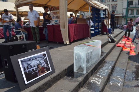 Reporteros, fotógrafos, activistas y amigos de Regina Martínez realizaron un homenaje e instalación  a 5 años de su asesinato.