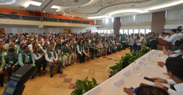 Con pésima organización del evento sellevó a cabo la toma de protesta a los candidatos a las alcaldías del Partido Verde Ecologista de México. Como en otros partido, también tienen sus chapulines,  como Juan de la Cruz Elvira y Gabriela Arango Gibb, ex diputados. 