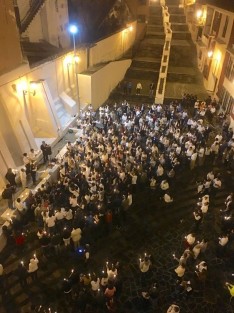 El candidato del Partido Nueva Alianza, Nicanor Moreira, hizo lo suyo en las escaleras del barrio  Xallitic,  lo mismo que la candidata de la coalición PAN-PRD, Ana Miriam Ferráez, quienes con algunos de sus seguidores y miembros de su partido, arrancaron sus campañas.
