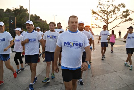 El gobernador del estado, Miguel Ángel Yunes Linares, y su hijo el alcalde de Boca del Río, Miguel Ángel Yunes Marquez, coincidieron en el bulevar Ávila Camacho con el candidato del PAN a la alcaldía de esta ciudad, Humberto Alonso Morelli. Los primeros realizaban prácticas deportivas mientras que Morelli daba inicio a su campaña política.