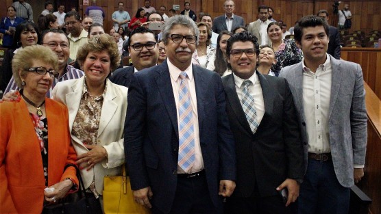 Y pues sí estuvo el PAN al asumir el cargo de diputado José Luis Enríquez Ambell, pues anunció su incorporación a la bancada del albiazul. 