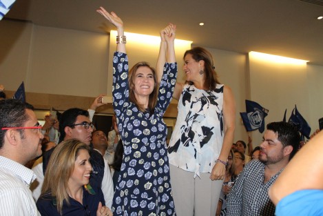 Margarita Zavala, aspirante a la Presidencia de la República por el Partido Acción Nacional, acompaño esta mañana a la candidata a la alcaldía de Xalapa por la Alianza PAN-PRD, Ana Miriam Ferráez, al encuentro con mujeres, como parte de sus actividades  de campaña .  