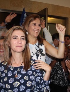 Margarita Zavala no perdió la oportunidad de hablar que le dio la candidata Ana Miriam Ferráez, para atacar a AMLO, insinuando que <em>usa</em> a los militantes; y que <em>desde la función pública se dictamina en favor de intereses particulares a cambio de dinero, es algo muy serio...</em>. ¿Querría decir algo así como en el  caso ABC? 