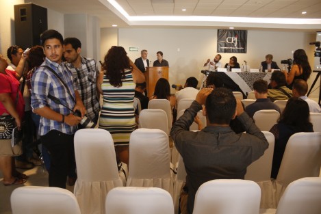 La comisión de protección a periodistas (CPJ por sus siglas en inglés) lamentó que el actual gobierno de Miguel Ángel Yunes Linares tampoco tenga apertura ni interés de retomar expedient es de periodistas asesinados. 