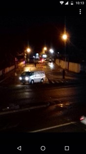 Un muerto y un herido fue el saldo del enfrentamiento entre varios sujetos armados, donde un joven fue ejecutado a balazos frente al Cetis 134, en Banderilla; personal de diversos cuerpos policiacos acudieron al lugar donde los responsables lograron escapar.