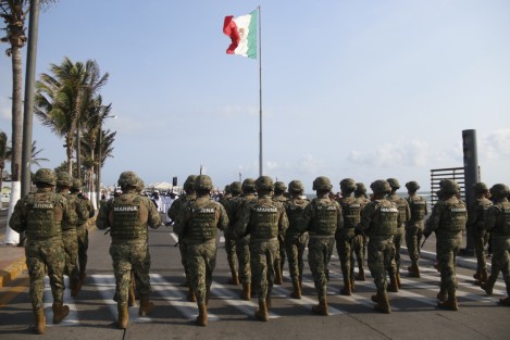 Se llevó a cabo el desfile conmemorativo del CLV aniversario de la Batalla de Puebla en la ciudad de Veracruz. El contingente de la SEMAR encabezó el evento que se desarrolló sobre el bulevar Ávila Camacho.
