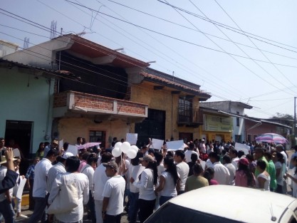 Los habitantes de Teocelo piden justicia para Gordon Storm, quien decidió habitar en este sitio, realizando labores  a favor de la coonservación del medio ambiente y la gente de la región. 