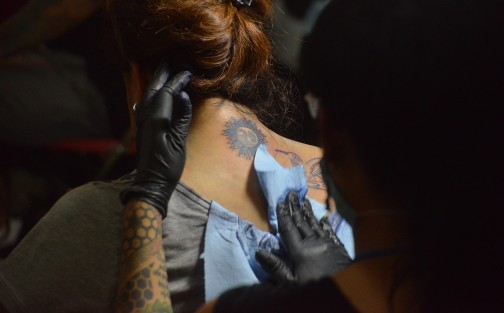 En el Salón Caracol de Xalapa, se llevó a cabo la Expo Tatuaje 2017, con 50 tatuadores de México, Colombia e Italia.  En esta expo uno pudo encontrar materiales para tatuar, playeras, pearcing y todo tipo de artículos para este fin.
