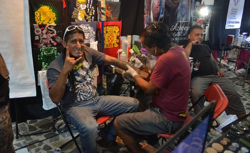 En el Salón Caracol de Xalapa, se llevó a cabo la Expo Tatuaje 2017, con 50 tatuadores de México, Colombia e Italia.  En esta expo uno pudo encontrar materiales para tatuar, playeras, pearcing y todo tipo de artículos para este fin.
