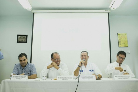 El candidato del PAN a la alcaldía de Boca del Río, Humberto Alonso Morelli, sostuvo una reunión con integrantes del Colegio de Ingenieros y Arquitectos de Veracruz. Durante el encuentro, el candidato presentó sus propuestas de campaña en materia de obra pública.