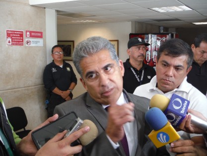 Cabe recordar que Carol Jéssica Moreno Torres, es pareja sentimental de Pedro Arturo López Obrador, hermano de AMLO; mismo quien en el pasado proceso electoral se presentaba en sitios públicos para descalificar a su hermano y a Morena, y expresar su apoyo a Héctor Yunes y el PRI.  