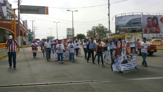 Madres de familia de diversos colectivos realizan marcha en protesta por la desaparición forzada de sus hijos. 