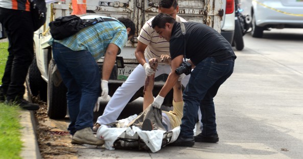 Luego del incidente fueron notificados los cuerpos de auxilio, quienes sólo pudieron certificar el fallecimiento del hombre, cuyo cuerpo fue trasladado al SEMEFO donde será reclamado por sus deudos. 