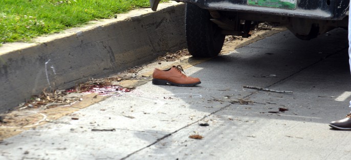 Un hombre de aproximadamente 60 años fue atropellado por una camioneta en la avenida Lázaro Cárdenas, a la altura de la colonia Rafael Lucio la mañana de este jueves por una camioneta.  
