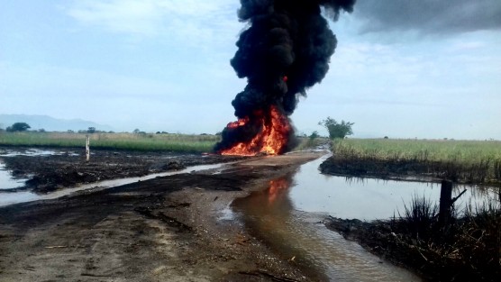 Un saldo de 4 personas fallecidas dejó la explosión de un ducto de PEMEX en la comunidad de Cerritos en los límites de Tierra Blanca y Olmealca, la mañana de este sábado. 
