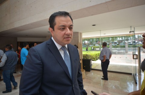 El alcalde Américo Zúñiga Martínez dijo que está dispuesto a reunirse con diputados locales para explicarles a detalle las gestiones que se han realizado para la instalación de un biodigestor en Xalapa que permita transformar la basura en energía.
