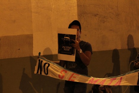 Reporteros se manifestaron este martes la tarde noche en Xalapa, demandando justicia para el perodista Javier Valdez, asesinado en Culliacán, SInaloa.